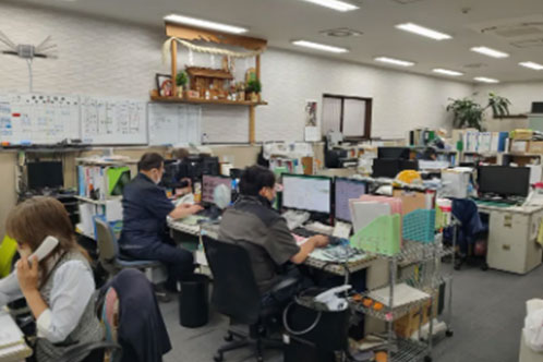 事務スタッフ